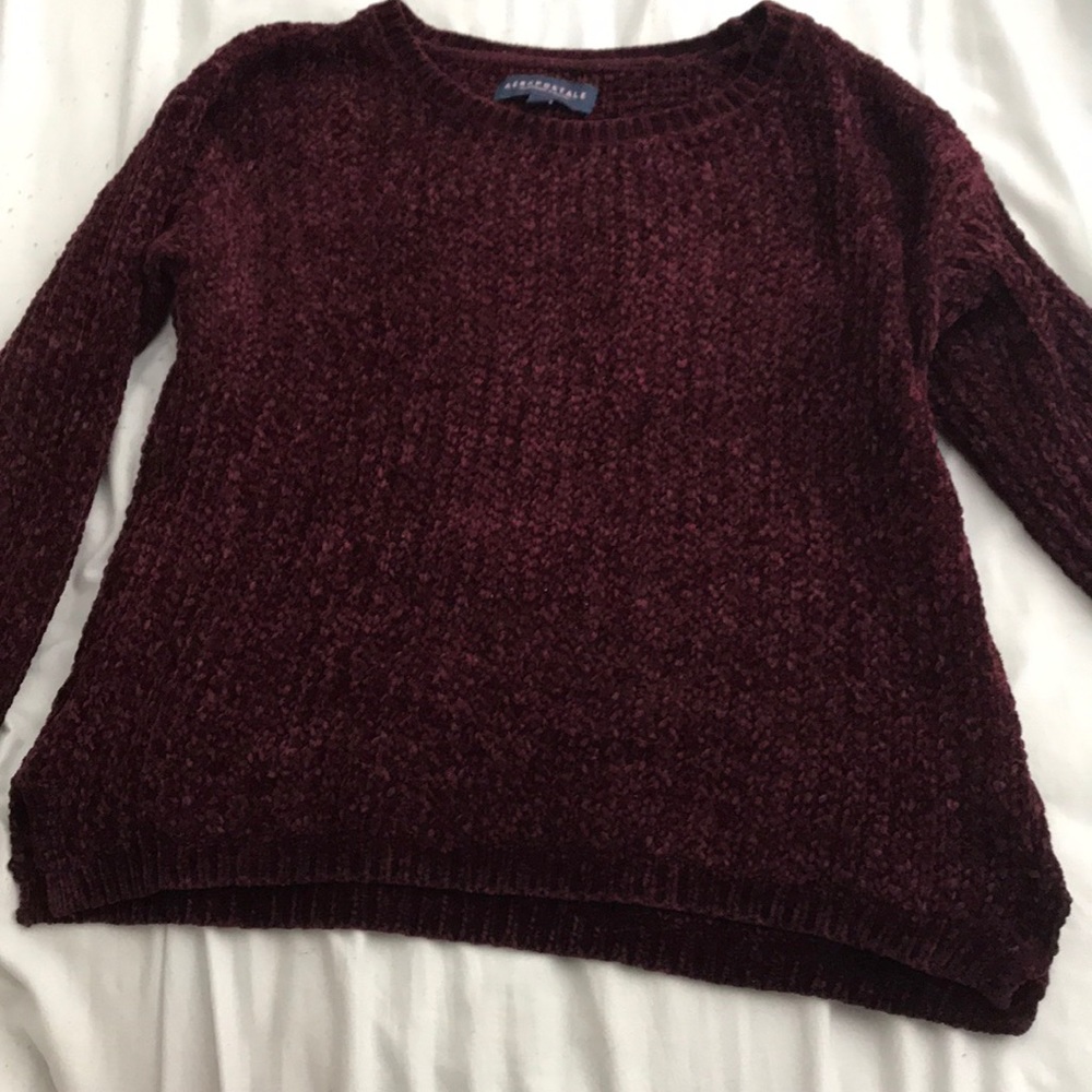 Maroon sweater
